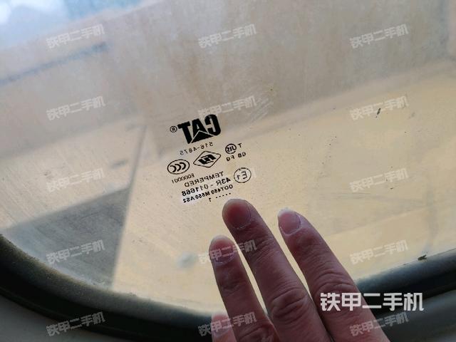 后窗玻璃角標(biāo)(駕駛室部分) 后窗玻璃角標(biāo)(駕駛室部分)