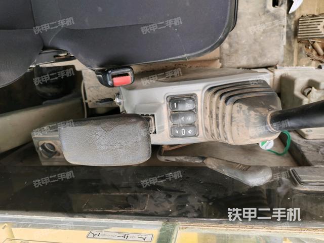 座椅左側(cè)控制臺(tái)/音響/含左手柄(駕駛室部分) 座椅左側(cè)控制臺(tái)/音響/含左手柄(駕駛室部分)