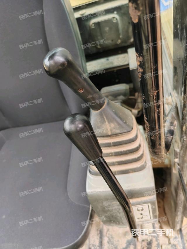 后窗玻璃角標(biāo)(駕駛室部分) 后窗玻璃角標(biāo)(駕駛室部分)