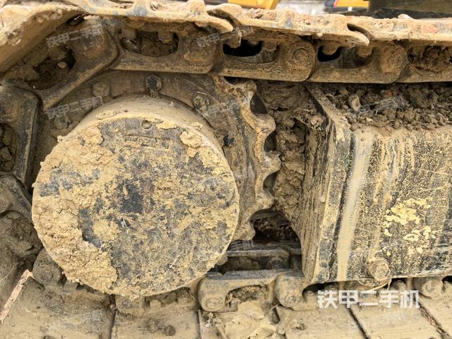 右驅(qū)動輪（行走機構(gòu)）