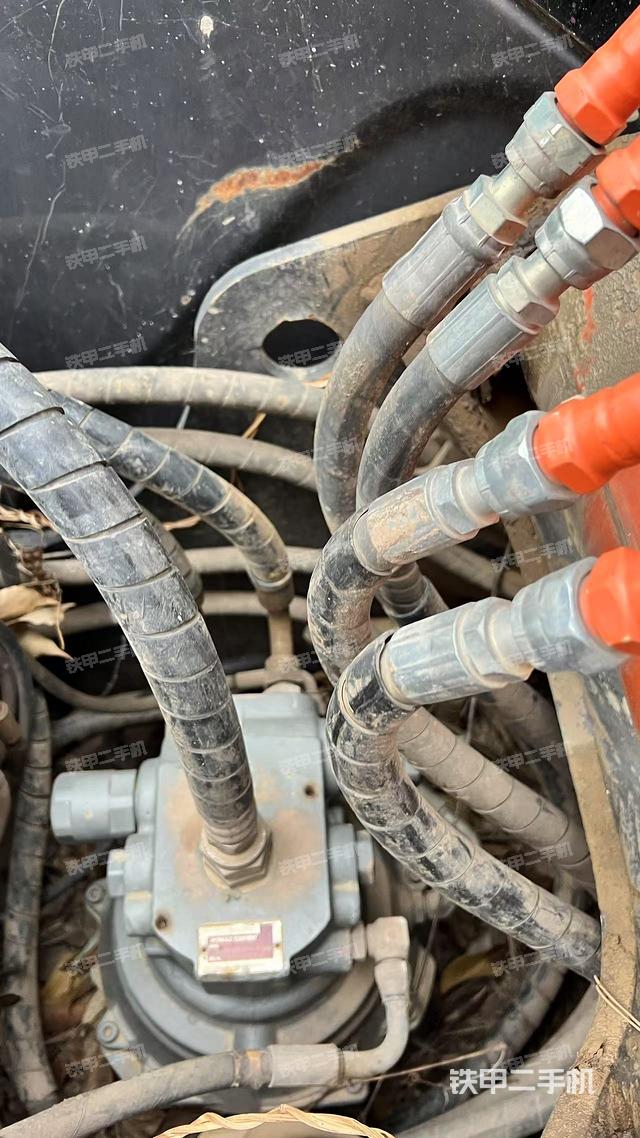 回轉(zhuǎn)馬達(dá)（上車(chē)部件）