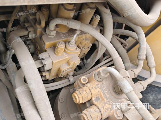 回轉(zhuǎn)馬達和主控閥（整機外觀）