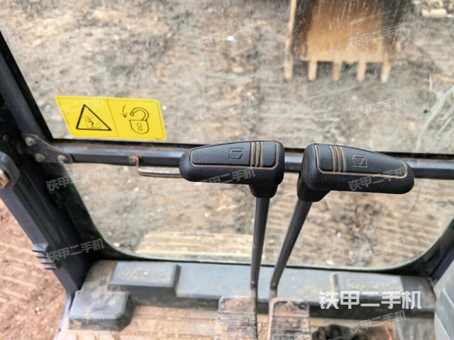 座椅左側(cè)控制臺(tái)/音響/含左手柄（駕駛室部分）