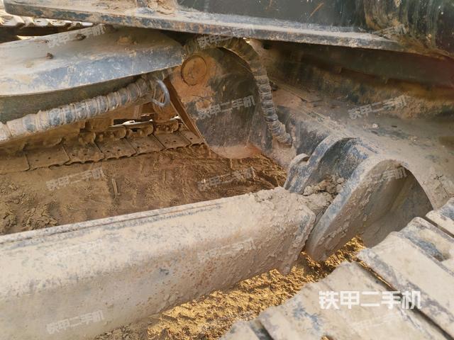 轉(zhuǎn)盤和下車架正前（工作和回轉(zhuǎn)裝置）