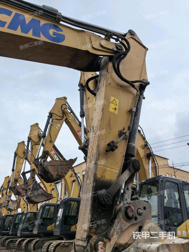 大臂整體?右側(工作和回轉裝置) 大臂整體?右側(工作和回轉裝置)