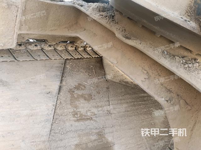 轉(zhuǎn)盤(pán)和下車(chē)架正前（工作和回轉(zhuǎn)裝置）