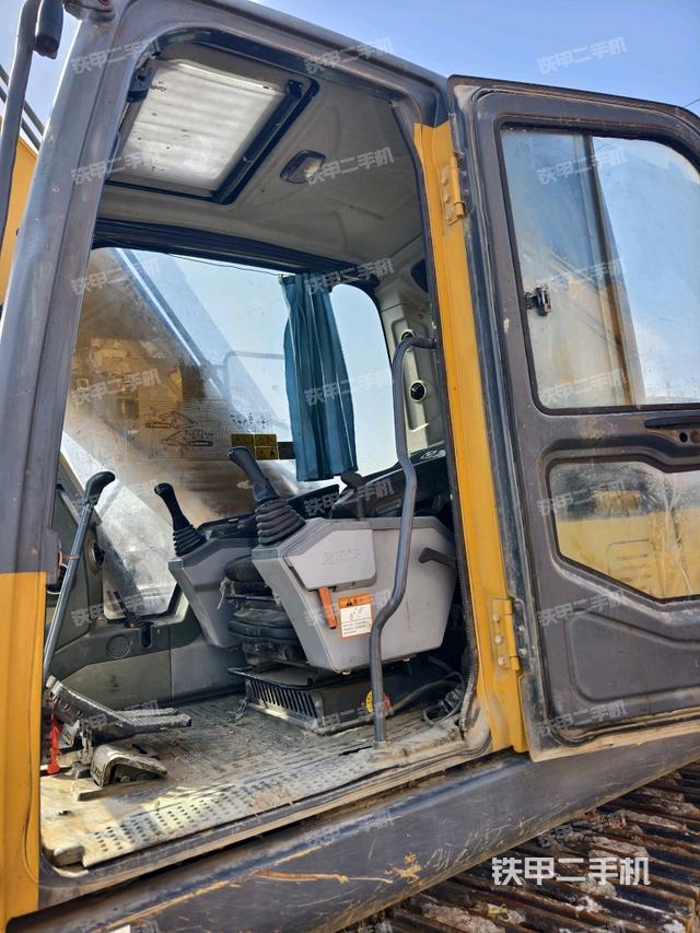 駕駛室正側（駕駛室部分）