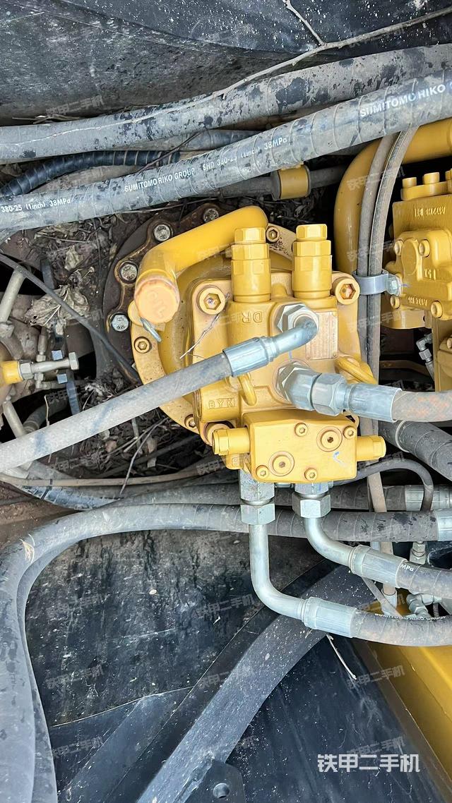 回轉(zhuǎn)馬達(dá)（上車部件）