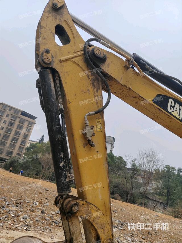 小臂整體左后(工作和回轉(zhuǎn)裝置) 小臂整體左后(工作和回轉(zhuǎn)裝置)