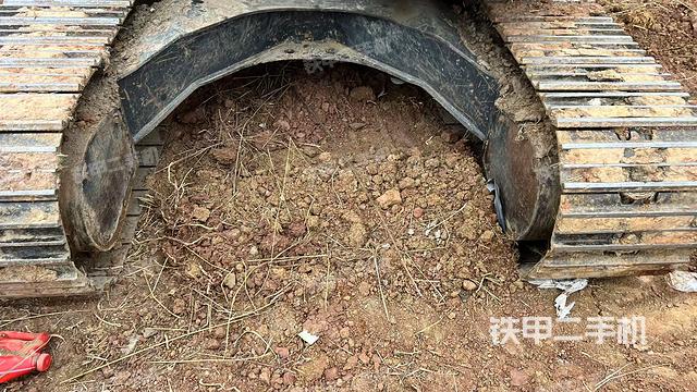 轉(zhuǎn)盤和下車架正前(工作和回轉(zhuǎn)裝置) 轉(zhuǎn)盤和下車架正前(工作和回轉(zhuǎn)裝置)