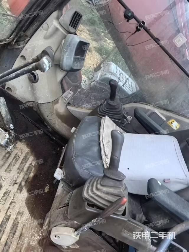 日立ZX330-3挖掘机的设备实拍-第8张实拍照片
