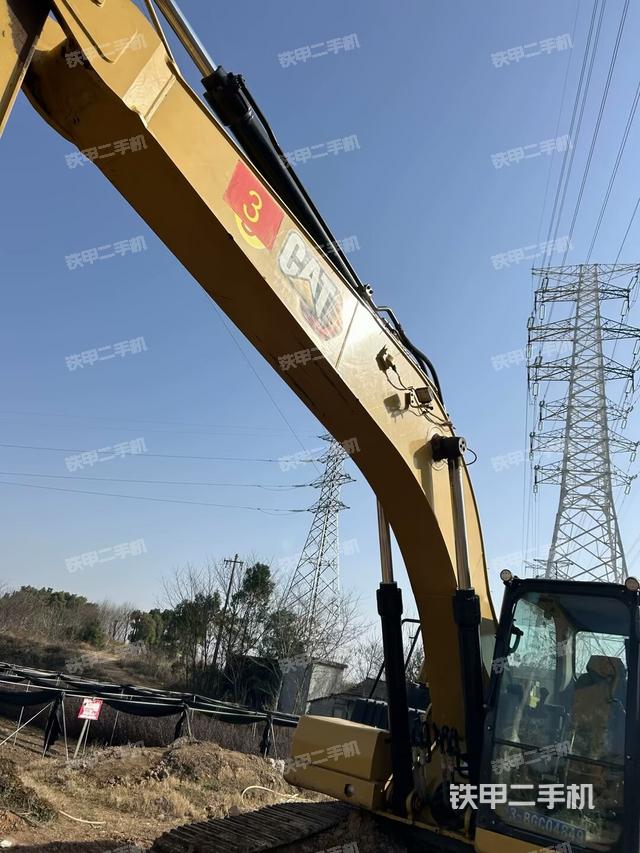 大臂整體?右側(cè)(工作和回轉(zhuǎn)裝置) 大臂整體?右側(cè)(工作和回轉(zhuǎn)裝置)