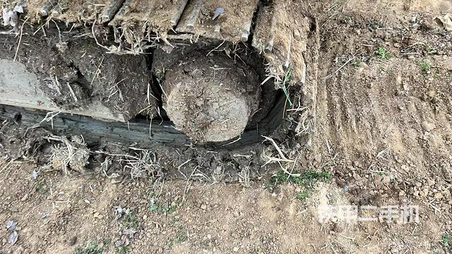 右驅(qū)動(dòng)輪（行走機(jī)構(gòu)）