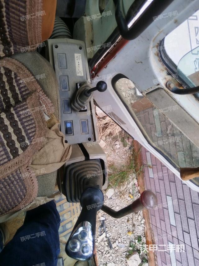 座椅右侧控制台/钥匙门/油门/含右手柄（驾驶室部分）