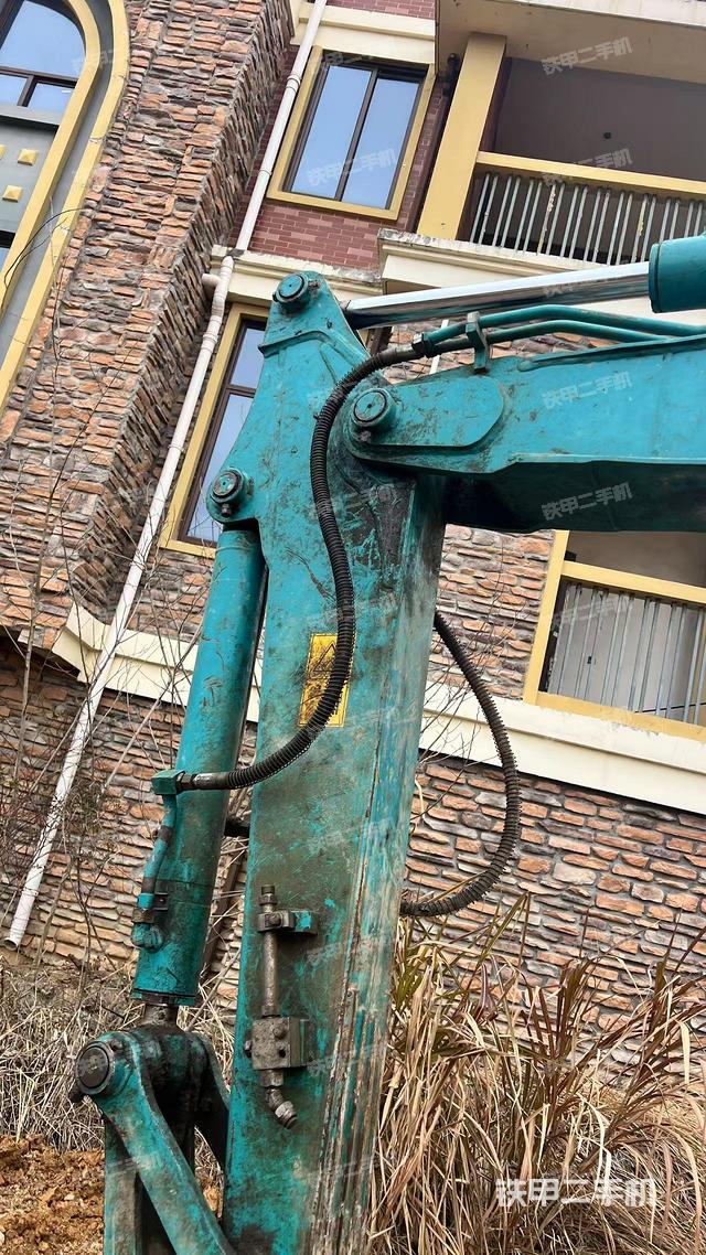 小臂整體左后(工作和回轉(zhuǎn)裝置) 小臂整體左后(工作和回轉(zhuǎn)裝置)