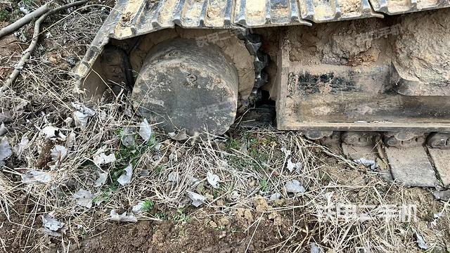 右驅(qū)動輪（行走機(jī)構(gòu)）