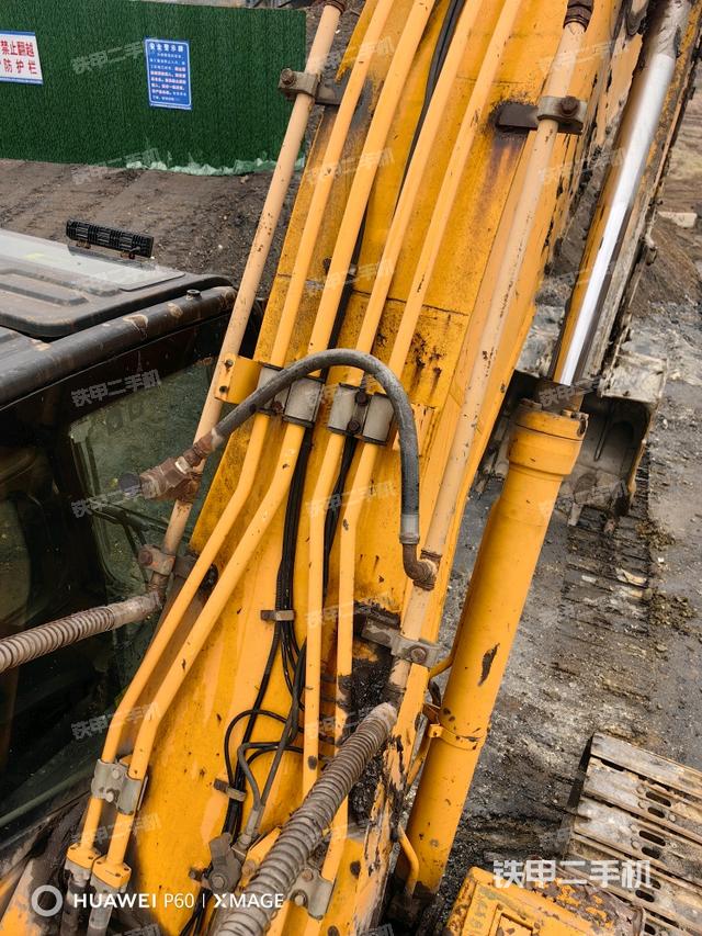 大臂背部俯視（工作和回轉(zhuǎn)裝置）