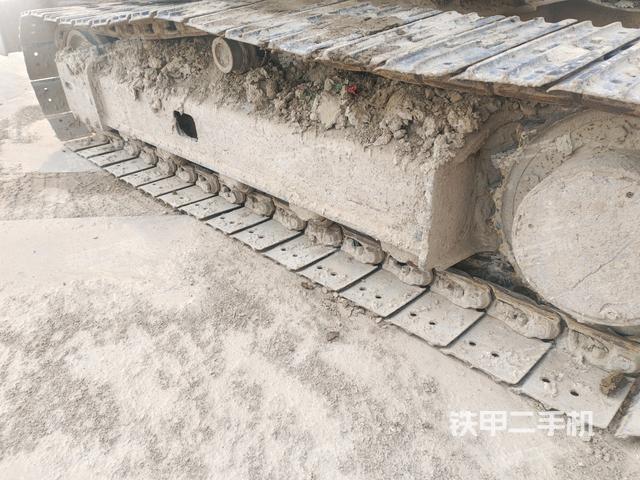 左側(cè)履帶整體?（行走機(jī)構(gòu)）