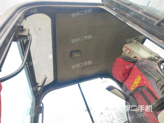 駕駛室頂部（整機外觀）