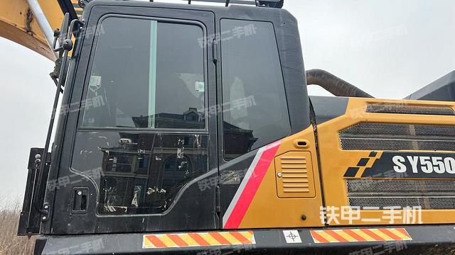 駕駛室正側(cè)(駕駛室部分) 駕駛室正側(cè)(駕駛室部分)