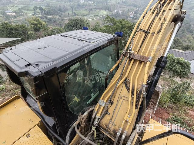 驾驶室顶部（整机外观）