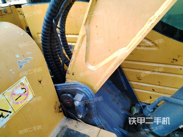 大臂根部?斜（工作和回轉(zhuǎn)裝置）