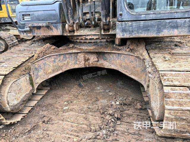 大臂根部?斜視（工作和回轉(zhuǎn)裝置）