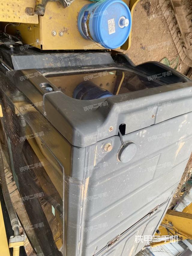 駕駛室頂部俯視（上車部件）