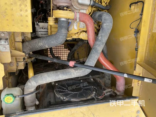 卡特彼勒新一代CAT®320 GC 液压挖掘机的设备实拍-第31张实拍照片