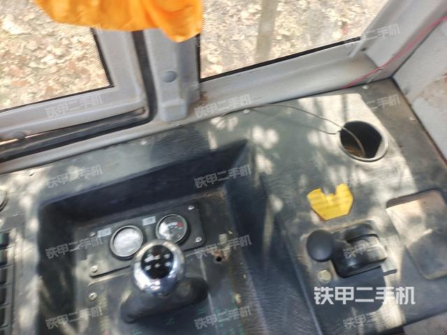 操作把手（壓路機(jī)駕駛室）