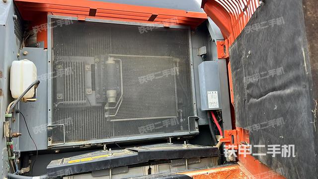 散熱器正面（大件艙室）