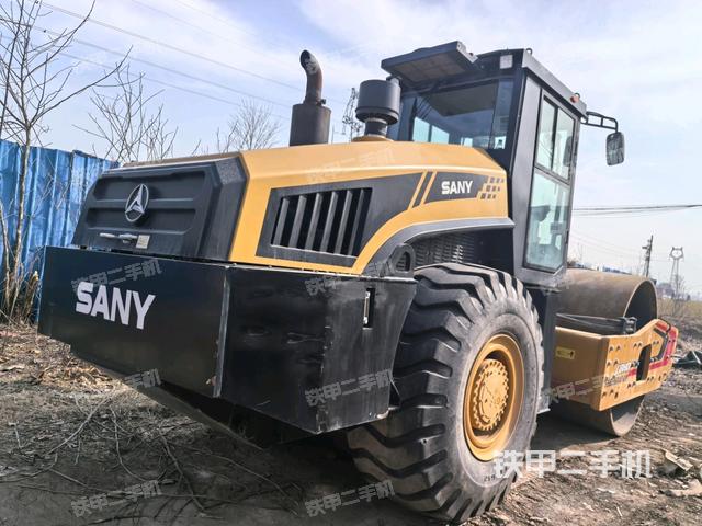 右后45°（壓路機(jī)整機(jī)外觀）