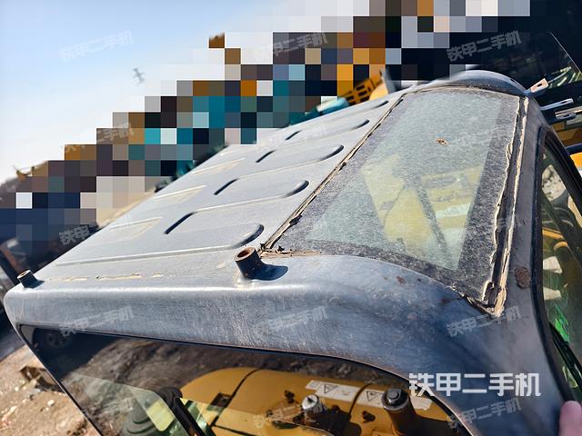 驾驶室顶部（整机外观）