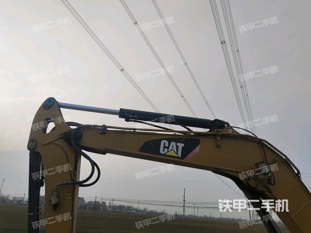 小臂整體左后(工作和回轉(zhuǎn)裝置) 小臂整體左后(工作和回轉(zhuǎn)裝置)