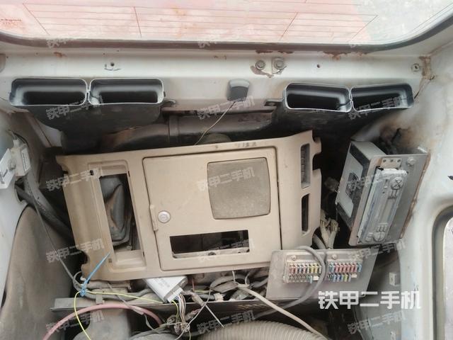 右侧玻璃角标（驾驶室部分）