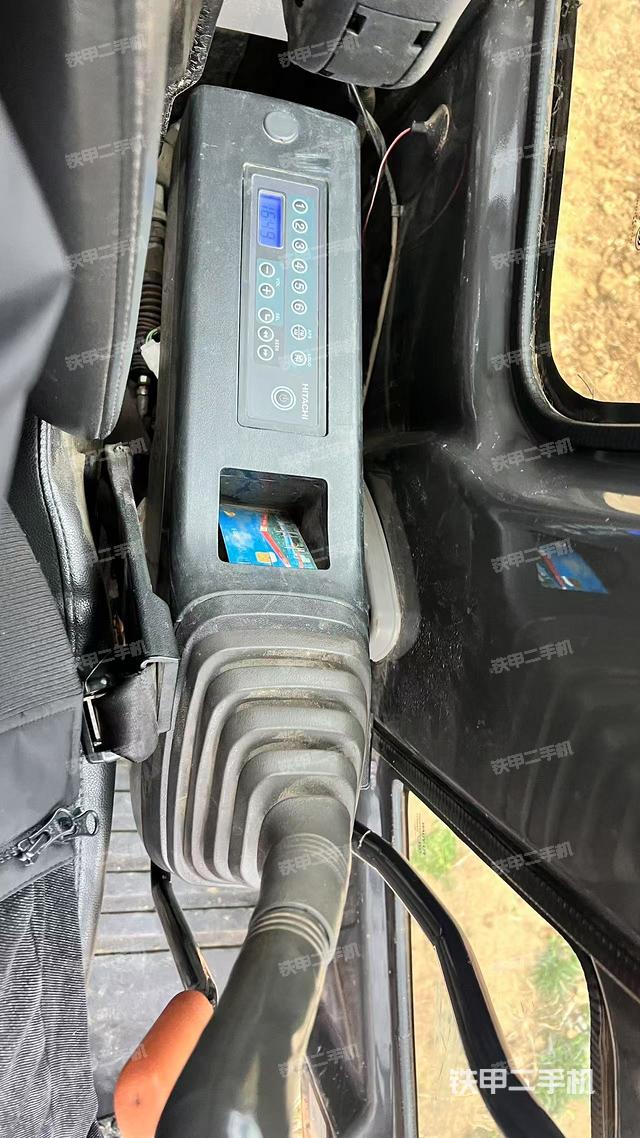 座椅左側(cè)控制臺(tái)/音響/含左手柄（駕駛室部分）