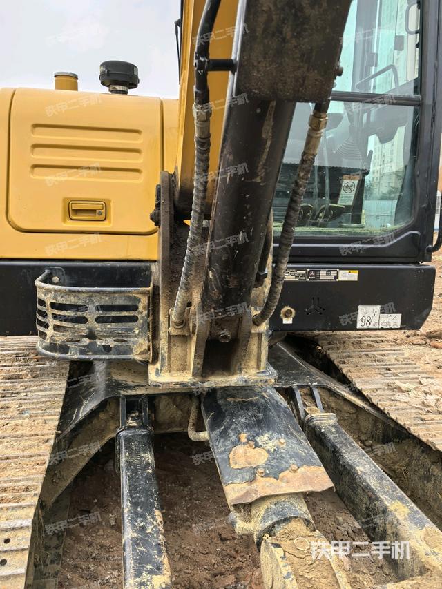 轉(zhuǎn)盤和下車架正前（工作和回轉(zhuǎn)裝置）