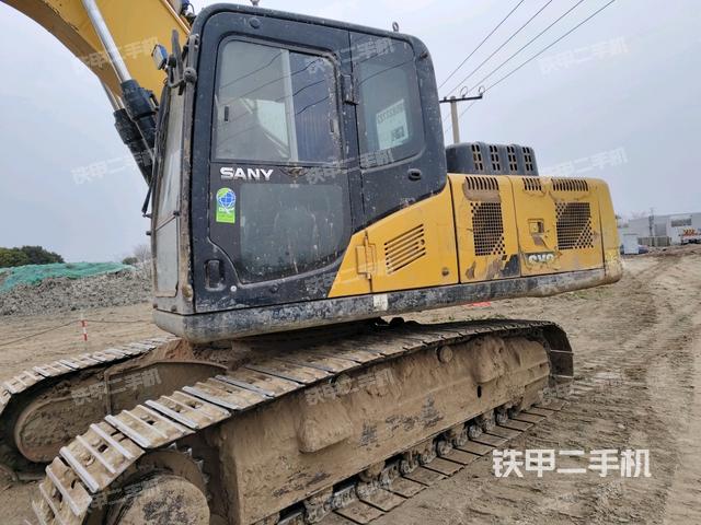 駕駛室整體（整機外觀）