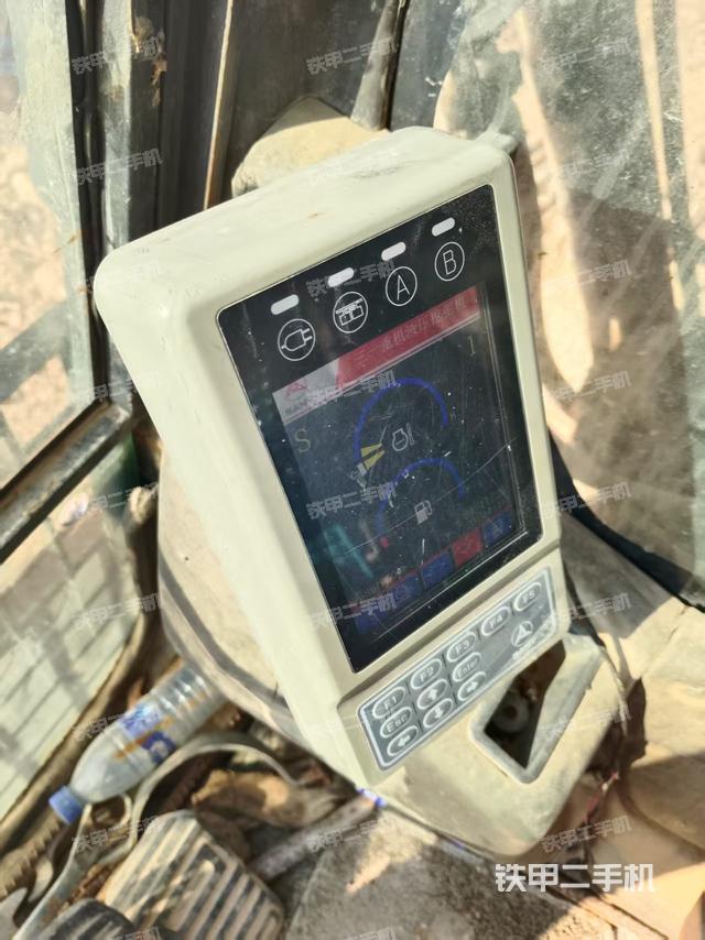 三一重工SY335C-9挖掘机的设备实拍-第8张实拍照片