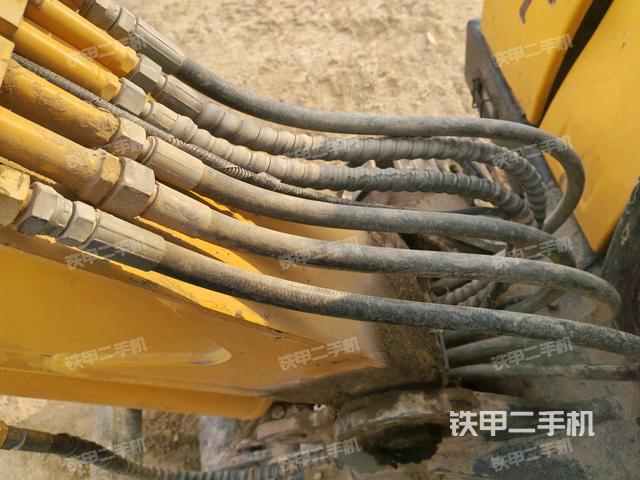 大臂背部俯視（工作和回轉(zhuǎn)裝置）