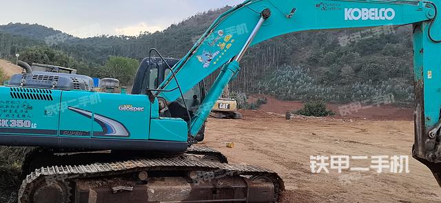 整機(jī)右后45°(整機(jī)外觀) 整機(jī)右后45°(整機(jī)外觀)