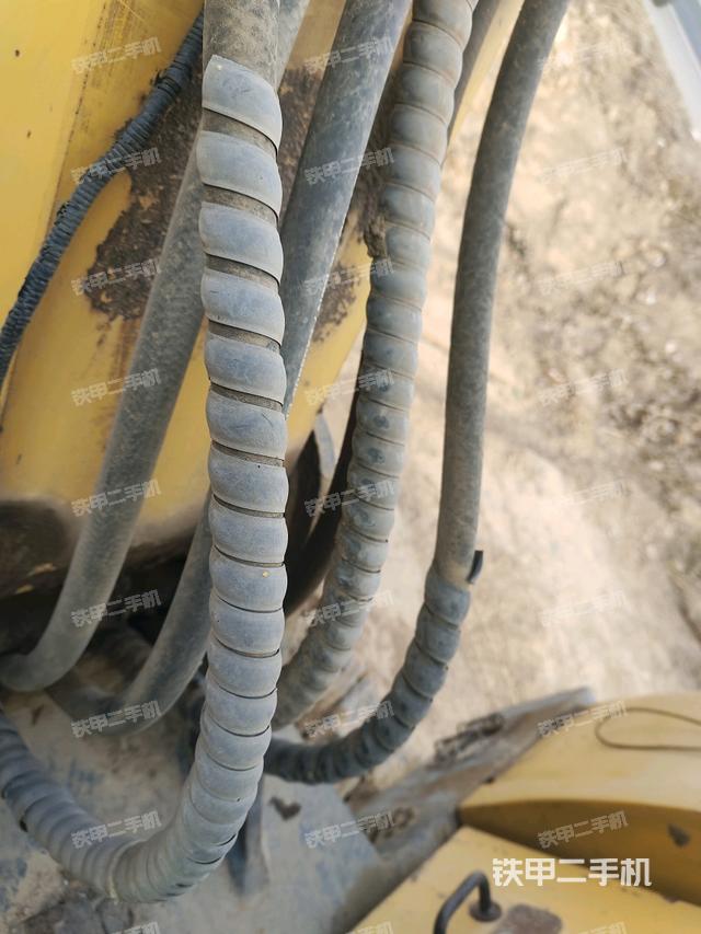 大臂背部俯視（工作和回轉(zhuǎn)裝置）