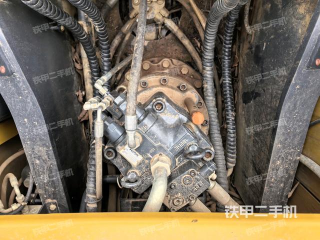 回轉(zhuǎn)馬達(dá)（上車部件）