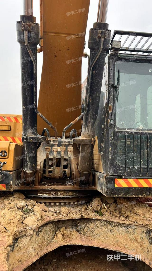 大臂油缸整體?豎拍(工作和回轉(zhuǎn)裝置) 大臂油缸整體?豎拍(工作和回轉(zhuǎn)裝置)