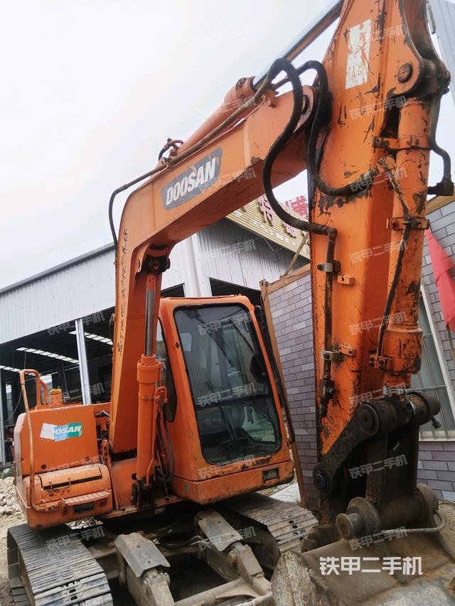 小臂整体左后（工作和回转装置）