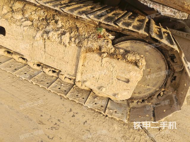 右側(cè)履帶整體?（行走機(jī)構(gòu)）