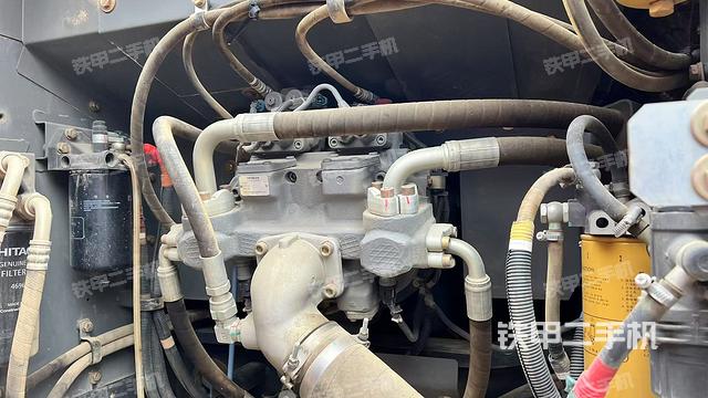 液壓泵斜45?右（大件艙室）