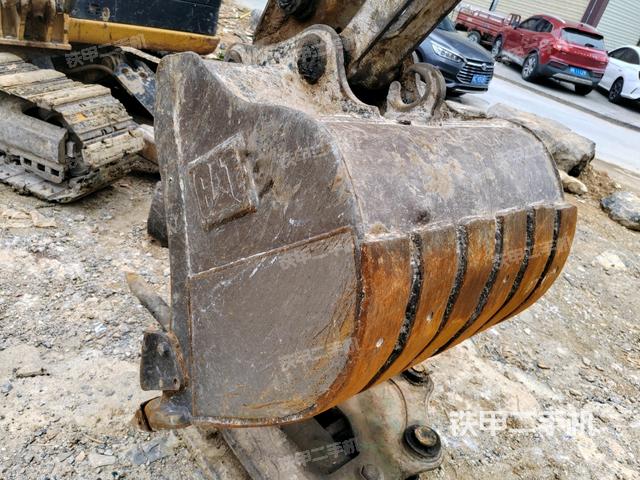 鏟斗45度(工作和回轉(zhuǎn)裝置) 鏟斗45度(工作和回轉(zhuǎn)裝置)