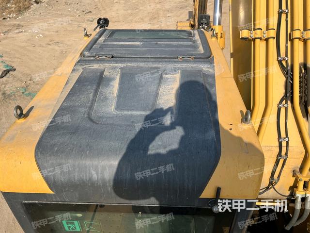 駕駛室頂部(整機外觀) 駕駛室頂部(整機外觀)