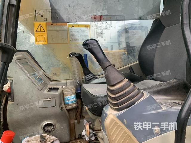 駕駛室整體（整機(jī)外觀）